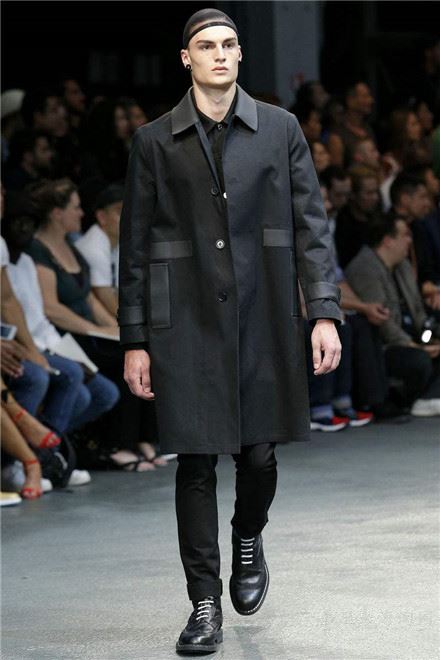 Givenchy是几线品牌 Givenchy属于什么档次 纪梵希 · GIVENCHY奢侈品是那个国家的是什么档次0